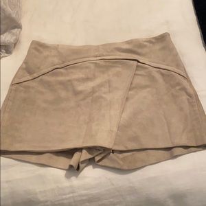 BCBGMAXARIA SKORT